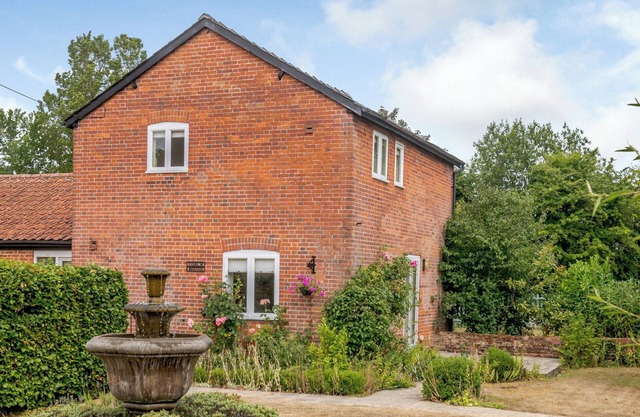 Coach House - UK33307