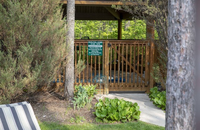 Coachlite Inn