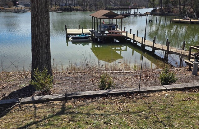 Coan River waterfront house with craving and fishing. Private dock