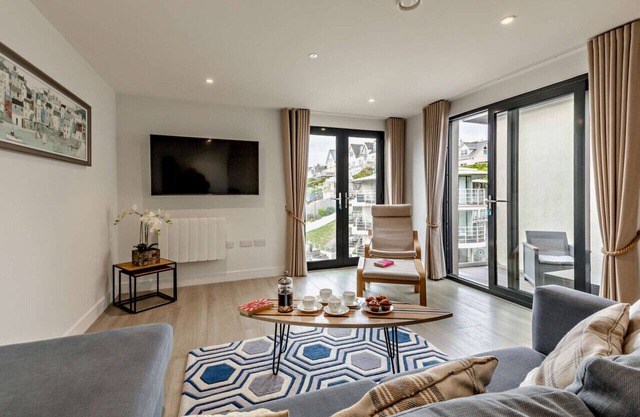 Coast Haven - M12 - Deux Chambres Appartement, Couchages 4