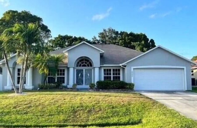 Coastal Beach Cottage with Pool & Ping-Pong, Coastal Chic Beach Cottage w/Pool