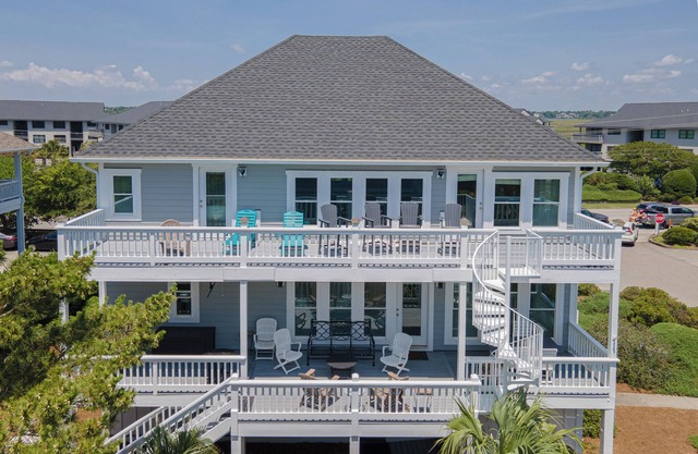 Récemment rénové! Belle Oceanview Home, à l'extrémité nord de Wrightsville Beach