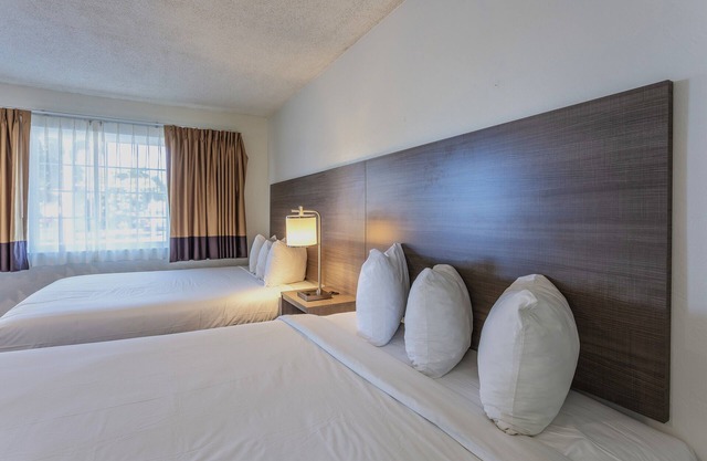 Coastal Breeze Inn