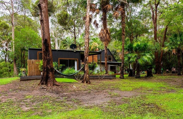 Coastal bush getaway at a house with a firepit mins fr South West Rocks