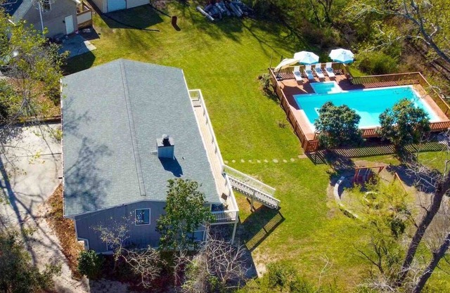 Coastal Castle NC · CoastalCastle~Pool~Big~Family