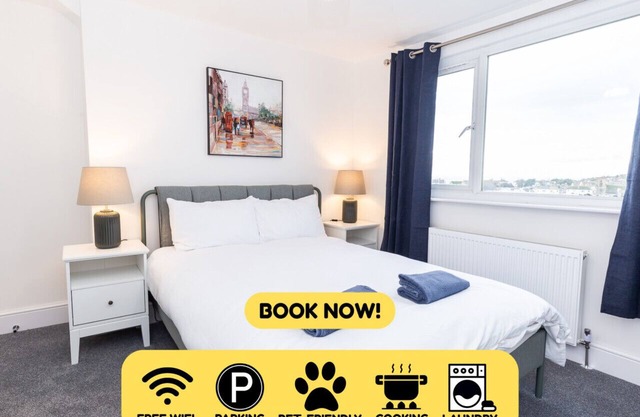 Coastal Charm 1BR Flat near the Sea Street Parking