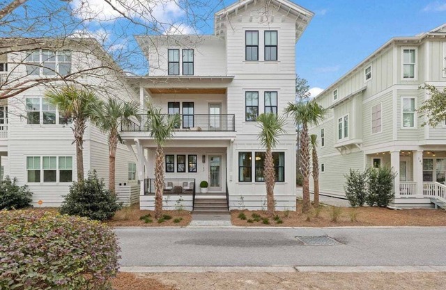 Coastal Charm: Luxurious 5-Bedroom Beach Retreat Between Alys & Rosemary Beach