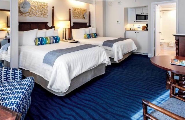 Coastal Charm, Perfect for Water Lovers, Parking, Swimming Pools!