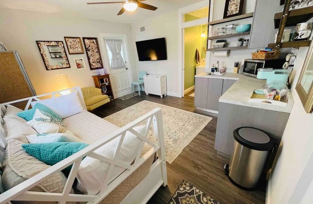 Coastal Chic Suite w/ Kitchenette & Private Entrance
