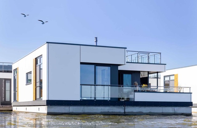 Péniche sur le Saaler Bodden, Ribnitz-Damgarten