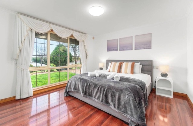 Coastal Comfort 4BR Vacation Home in Hallett Cove