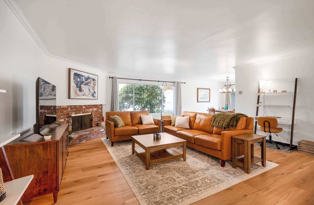 Coastal Comfort w/Pool,Pet Friendly,30+ Day Stays