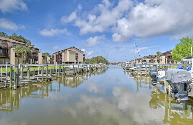 Coastal Condo w/ 2 Pools + Mobile Bay Views!
