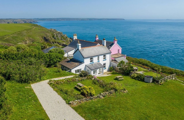 Cliffside Cornish Cottage - vue sur la mer, sur le chemin côtier, le lézard