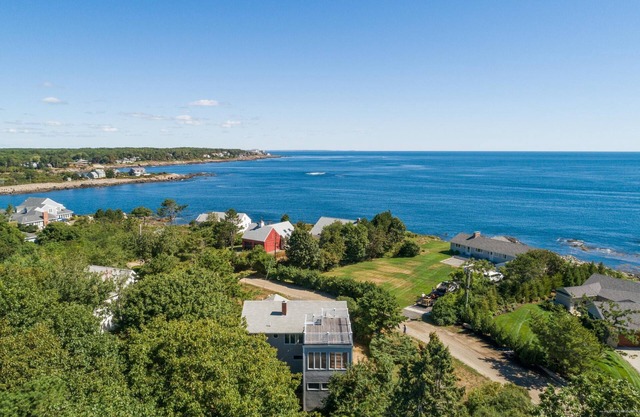 Coastal Cottage w/ Roof Deck Ocean Views - York, ME 4 Beds, 3 Baths, Sleeps 9