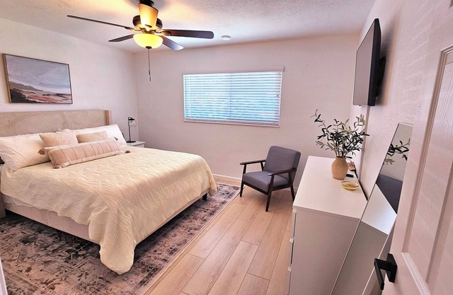 Beach Weekend Getaway Home! - St Pete