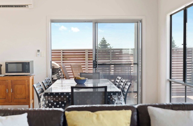 Coastal Grace - 5 Neighbour Avenue