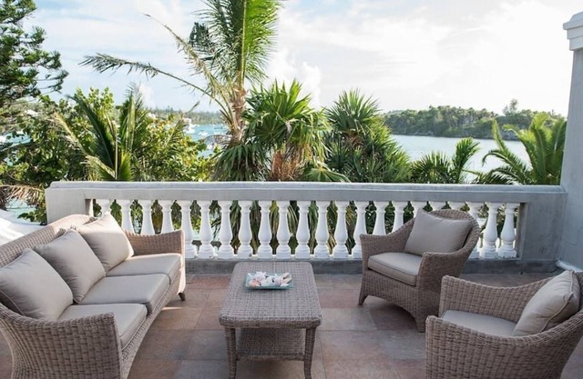 Coastal Gregorian Beach Front, 2 Bedroom
