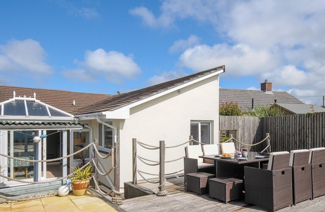 COASTAL HAVEN, pet friendly, with a garden in Crackington Haven