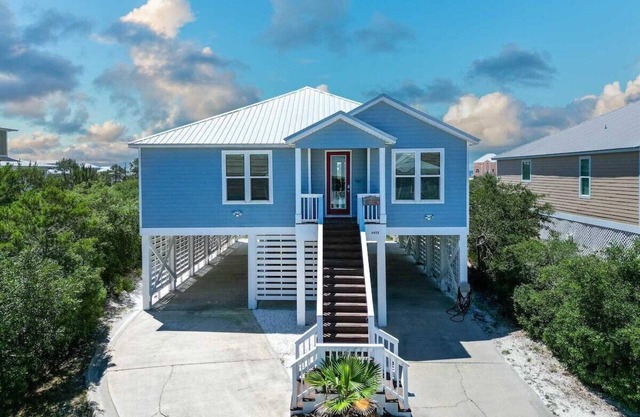 4BR ~ Gulf Views ~ Sleeps 12 ~ Coastal Haven Beach House ~ Prickett Properties