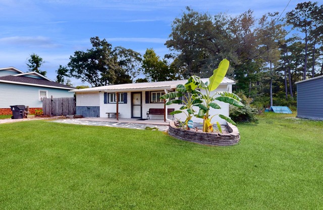 Coastal home close to beach, local attractions and dog-friendly