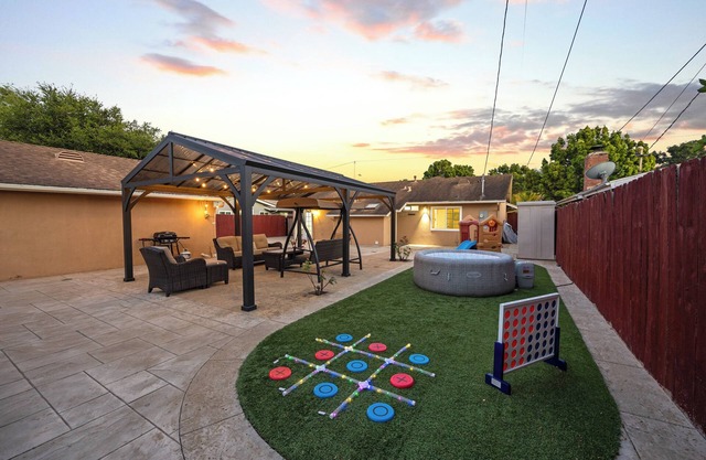 3BD/2BA House Near UCSB & Airport + Hot Tub, King Beds, Fast Wifi, Sleeps 6