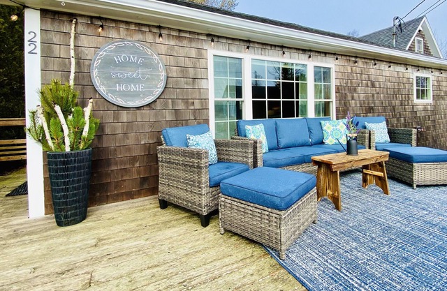 Coastal Cottage Living {Beach Views & Firepit} 2 Min Walk To Sand Cove Beach