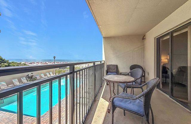 Elegant Beachfront Oasis – Steps to It All