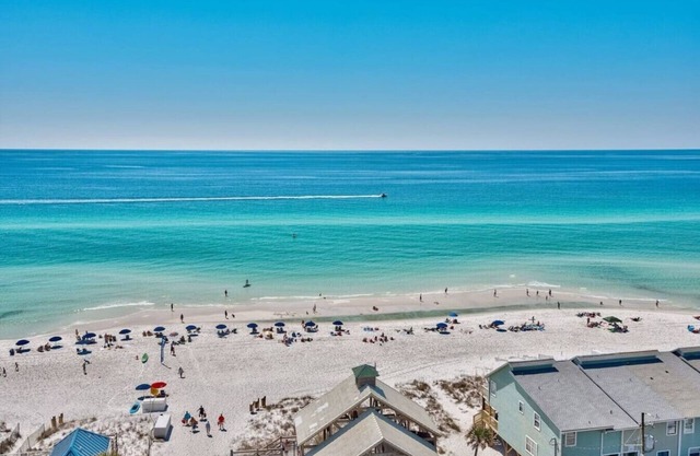 Coastal Pet Friendly Stay | Near Downtown & Parks
