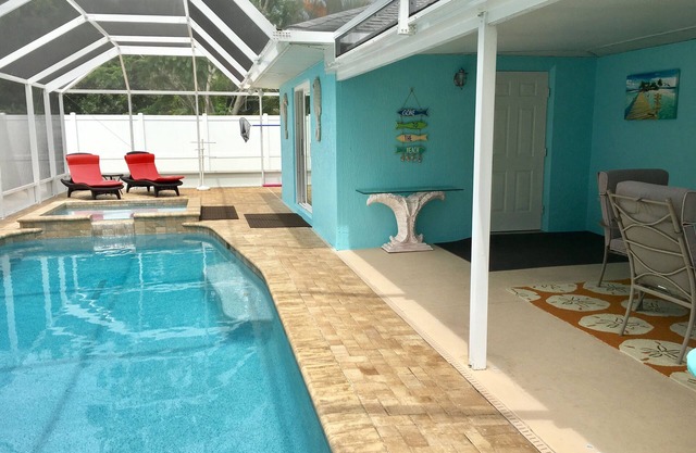 "Retraite côtière" Pool Home avec Spa et accès à la plage privée