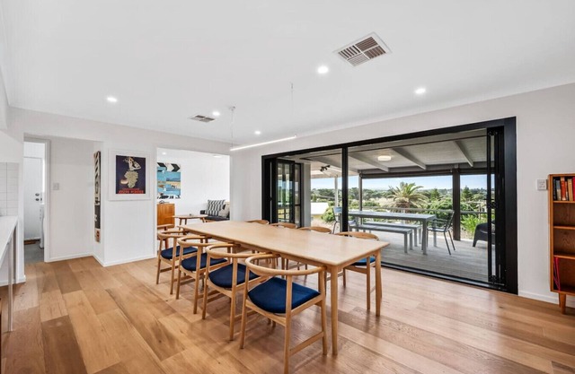 Coastal Retreat, scenic views, wifi, family friend