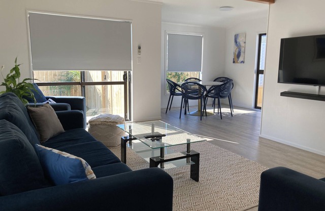 Coastal holiday home with Hot Tub, newly renovated and very close to the beach