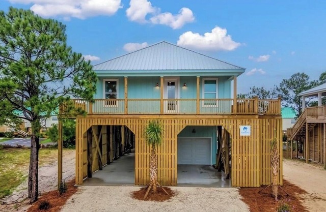Coastal Vibe for 12 : Ocean V: Bikes: Pet Friendly: Amenities: Comfort & Style