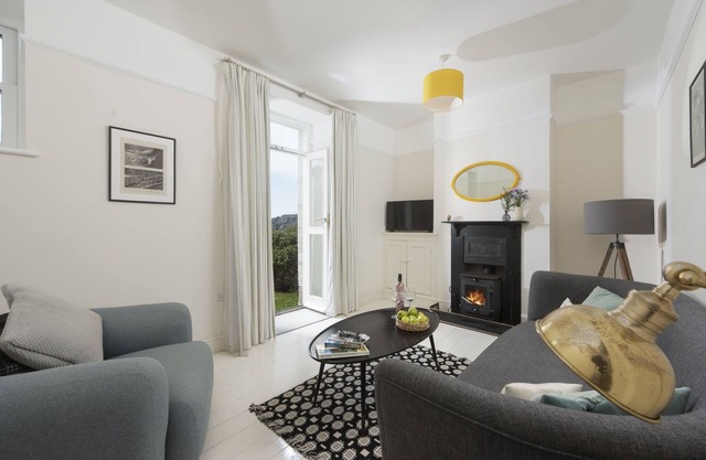 Coastguard Cottage - a hidden gem with a stunning view