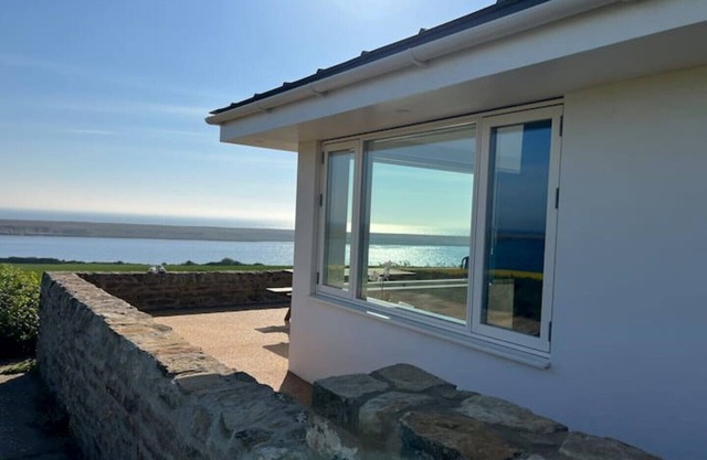 Coastguards Retreat - Luxury, coastal, sea views