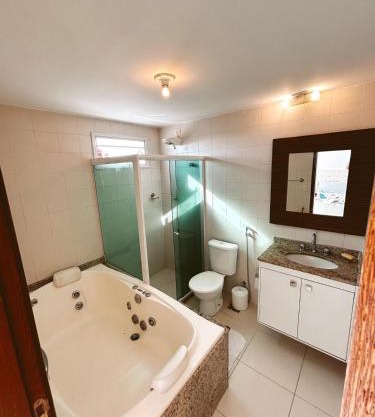 Cobertura com Banheira e Cama King