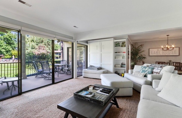 Cocktails & Dreams -Ground Level Abbey Villa Corner Condo |2 Patios |Pool |Natural Lighting |Updated