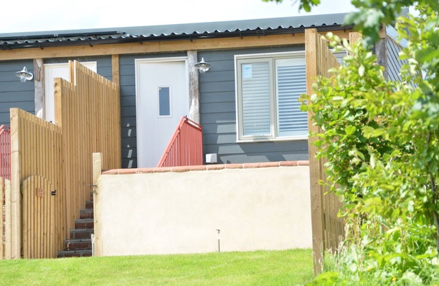 COCKY HEN, UBBESTON, family friendly, with pool in Laxfield