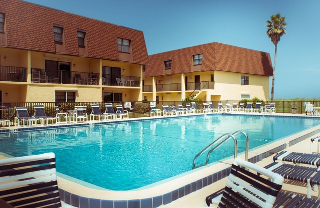 Cocoa Beach Club sur la plage - Super 3 Bedrm, Poolside Condo