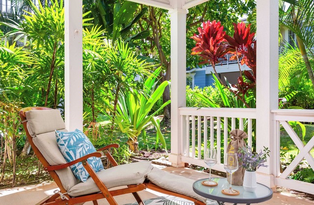 Coconut Plantation 1222-2: Tropical Villa w/Lanai & Pool Access