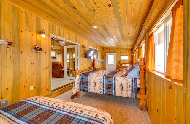 Cody Vacation Rental Near Cedar Mountain!