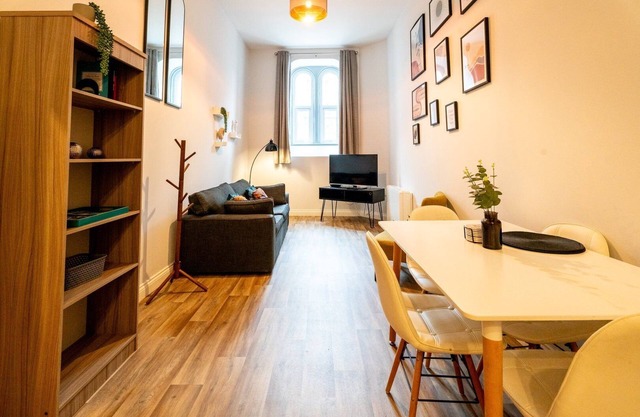 Converted Chapel Swansea | King Bed | Sleeps 4.