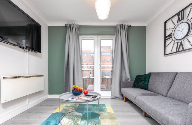 Cozy 2BR Retreat | Prime Cardiff Location