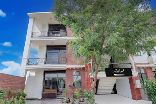 Collection O Taj East Metro Station Formerly Prem Villas Home Stay