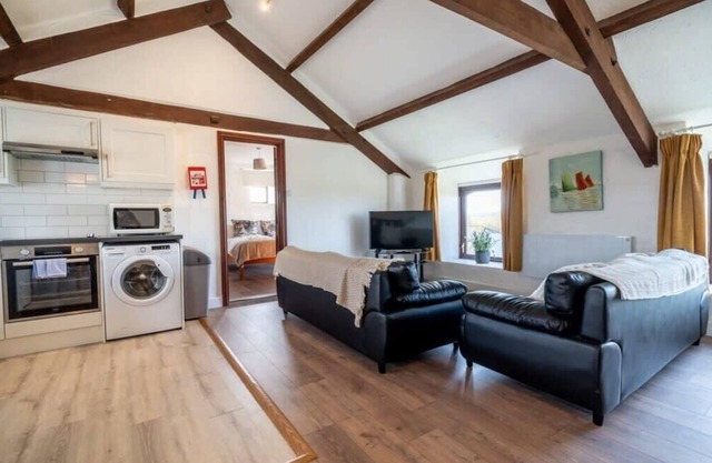 Collection of 2 Lovely Holiday Cottages nr Bude