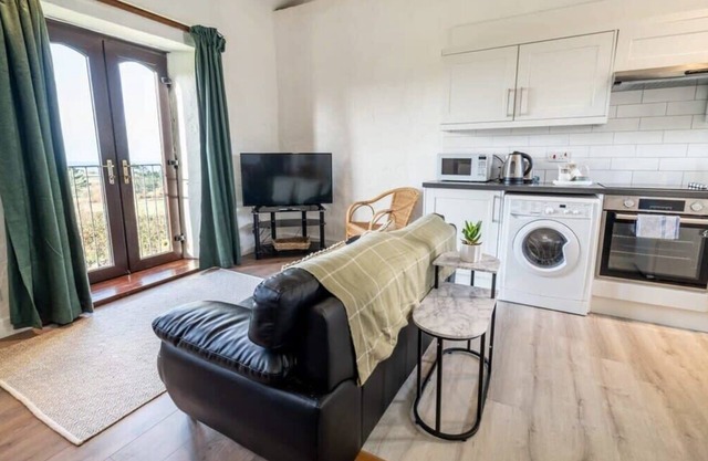 Collection of 2 Stunning Coastal Cottages nr Bude