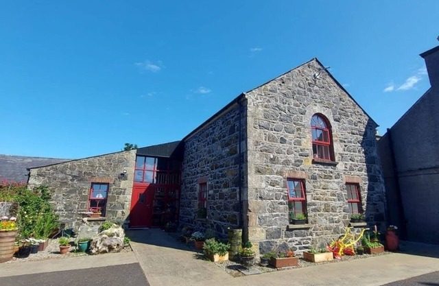 Colliers barn