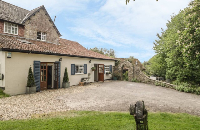 Colly Cottage, DOTTERY