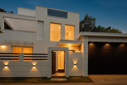 Colombo Airport Villa by J-Villas