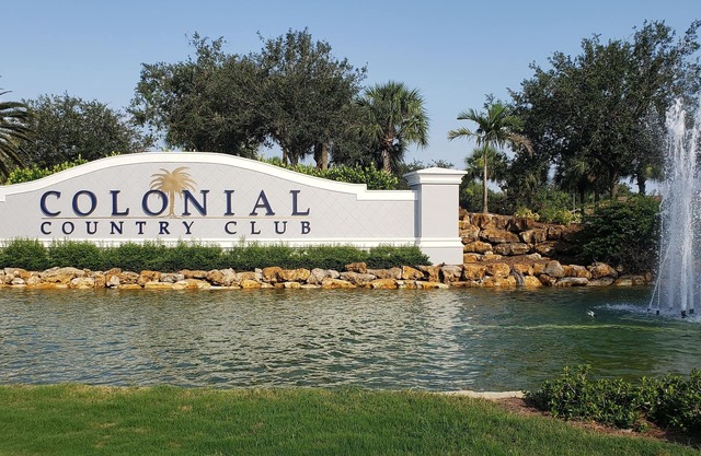 Colonial Country Club. Golf. Gated. 1st Flr. Garage. Bkyd. Lots of Sunlight!